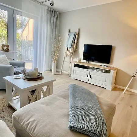 Holiday Home With 3 Bedrooms בית נופש *